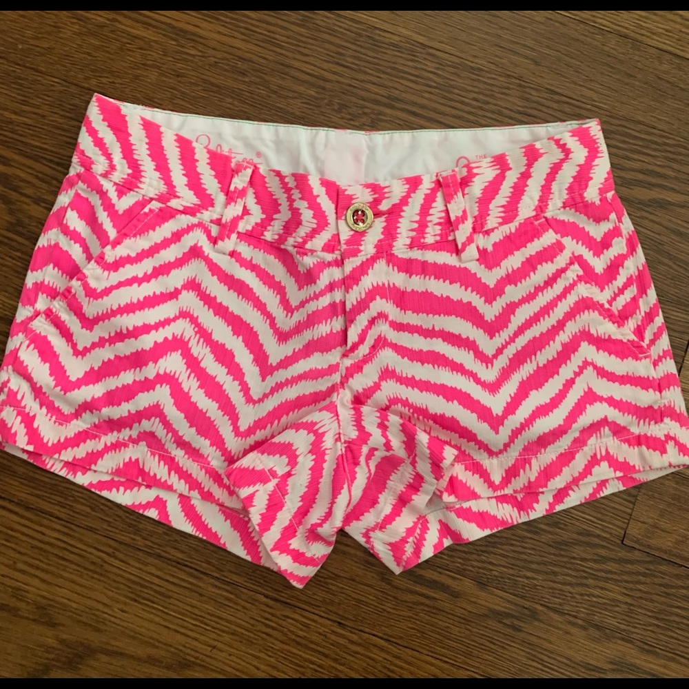 Lilly Pulitzer Walsh shorts in pink zigzag